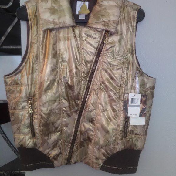 DERON Jackets & Blazers - NWT DERON CAMOUFLAGE SLEEVELESS VEST JACKET